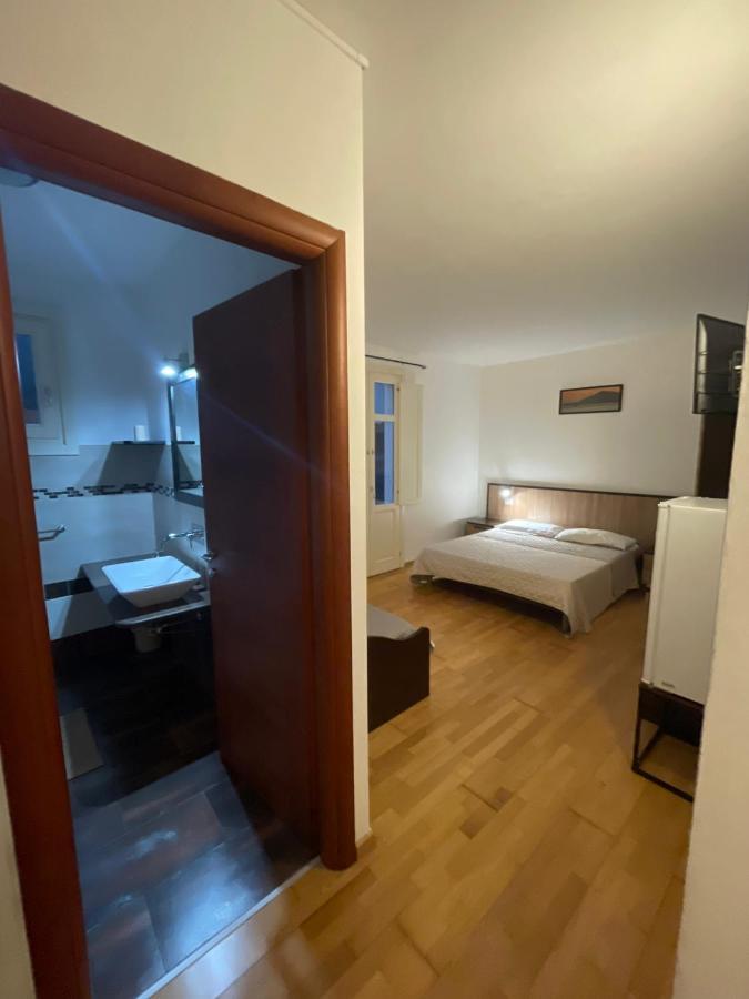 Il Vicoletto Guest House Порто-Торрес Екстер'єр фото